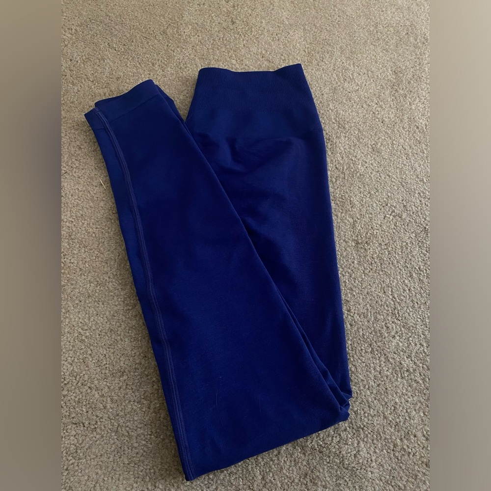 Alphalete AMPLIFY LEGGING
True Indigo
SMALL